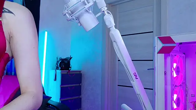 Aurora Natsuki online show from 11.28.25