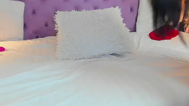 JulietShy online show from 01.11.25