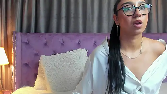 JulietShy online show from 01.12.25