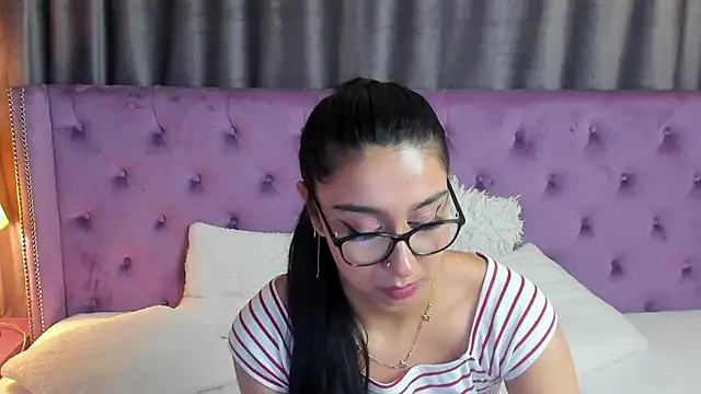 JulietShy online show from 01.17.25