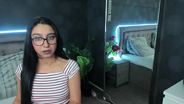 JulietShy online show from 02.11.25