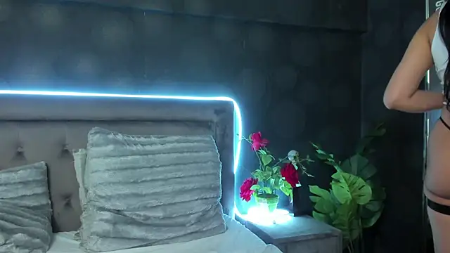 JulietShy online show from 02.13.25