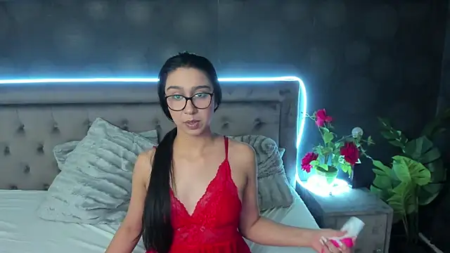 JulietShy online show from 02.14.25