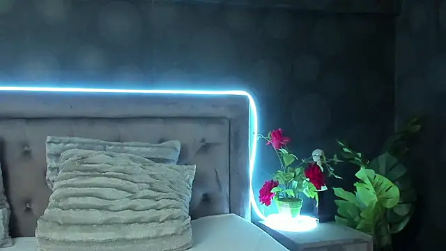 JulietShy online show from 03.13.25