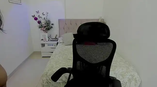 Snapshot of linda_zaam83866 chatting on 02.06.25 linda zaam83866 online show from 02.06.25