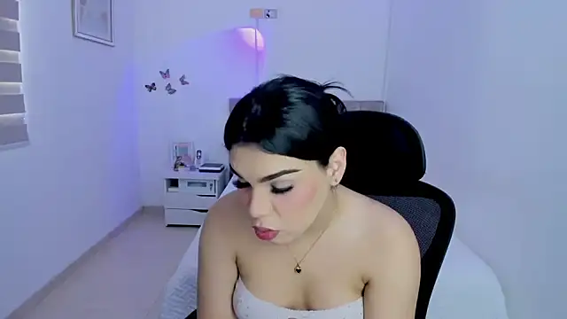 Snapshot of linda_zaam83866 chatting on 10.04.25 linda zaam83866 online show from 10.04.25