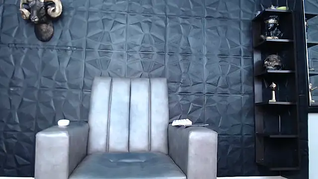 Snapshot of Hanna_Fox_69 chatting on 02.24.25 Hanna Fox 69 online show from 02.24.25