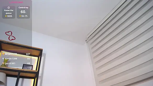 Snapshot of Lea_velle chatting on 03.20.25 Lea velle online show from 03.20.25