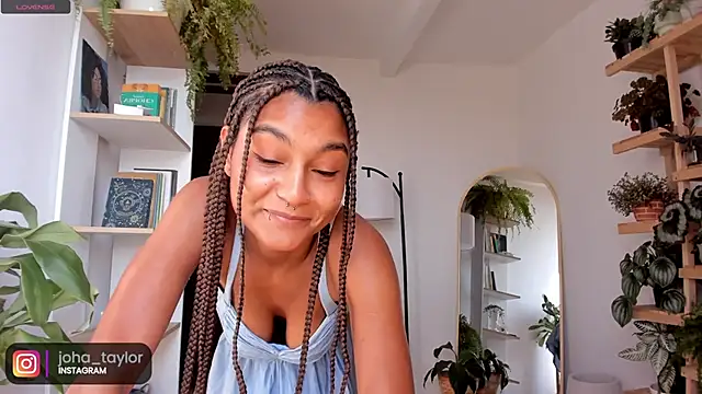 Snapshot of Johaphyton chatting on 01.12.25 Johaphyton online show from 01.12.25