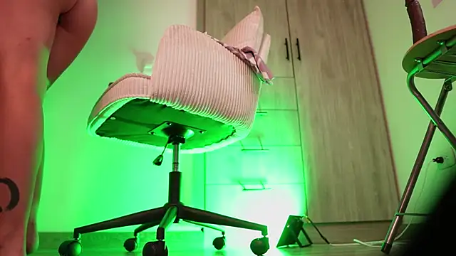 Megga Bluee online show from 01.11.26