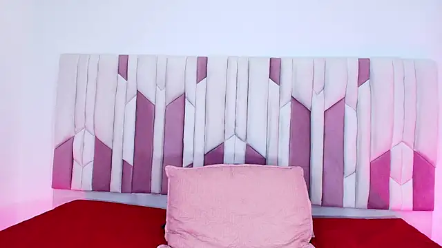 mia stanfort online show from 09.22.25