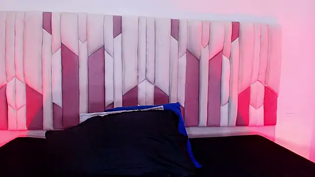 mia stanfort online show from 11.04.25