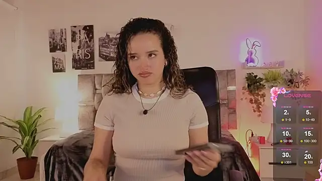 Snapshot of emilyrouxe chatting on 07.17.26 emilyrouxe online show from 07.17.26