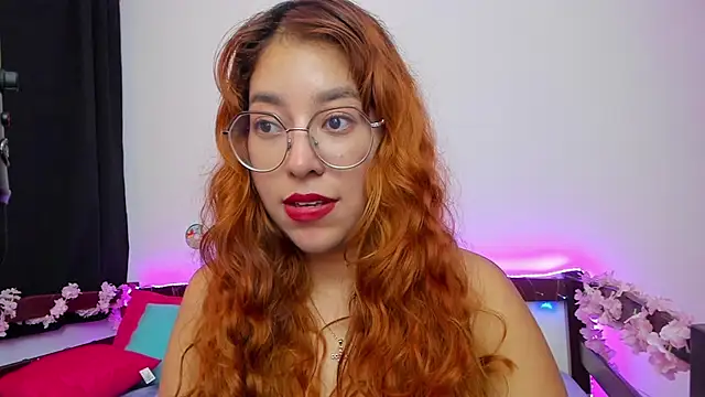 Snapshot of _Moon_Johnson chatting on 09.16.25  Moon Johnson online show from 09.16.25