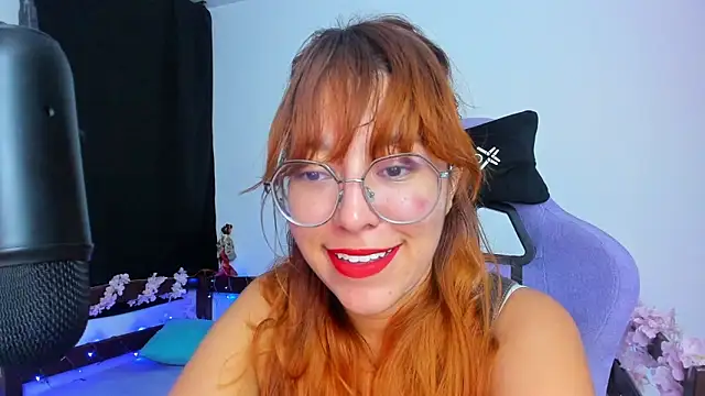 Snapshot of _Moon_Johnson chatting on 10.21.25  Moon Johnson online show from 10.21.25