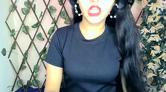 Snapshot of SUZY_FROMUS chatting on 01.28.25 SUZY FROMUS online show from 01.28.25