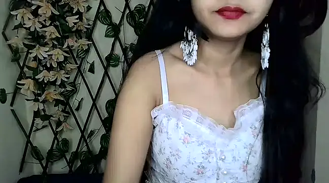 Snapshot of SUZY_FROMUS chatting on 02.13.25 SUZY FROMUS online show from 02.13.25