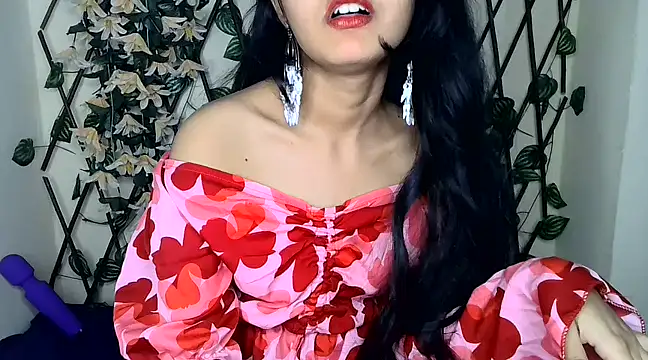 Snapshot of SUZY_FROMUS chatting on 02.15.25 SUZY FROMUS online show from 02.15.25