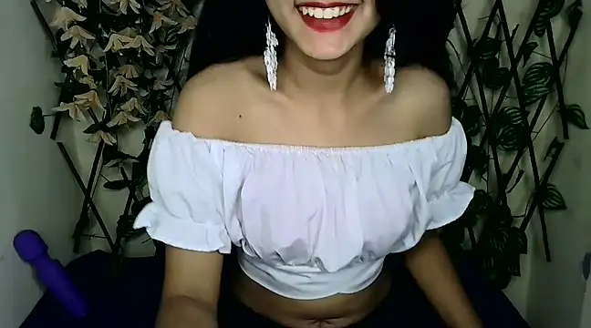 Snapshot of SUZY_FROMUS chatting on 02.25.25 SUZY FROMUS online show from 02.25.25