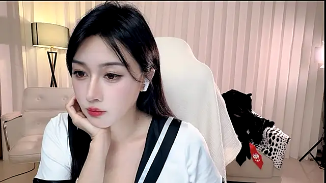 K-moumou online show from 11.10.25