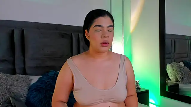 EmmaBecket2 online show from 01.17.25