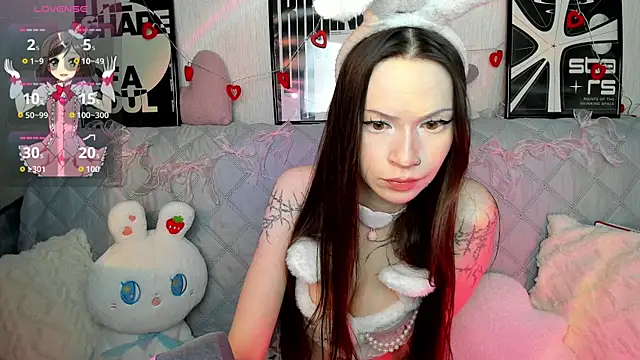 KittiMissi online show from 04.04.26