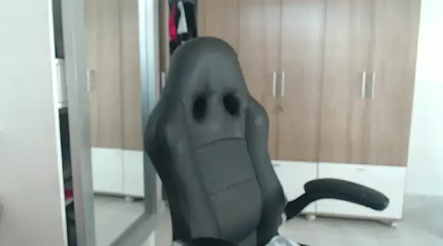 Snapshot of RoxanaLove9 chatting on 02.20.25 RoxanaLove9 online show from 02.20.25