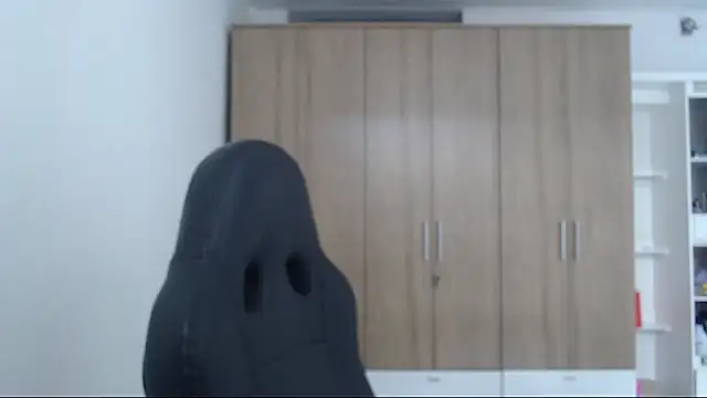 Snapshot of RoxanaLove9 chatting on 09.14.25 RoxanaLove9 online show from 09.14.25