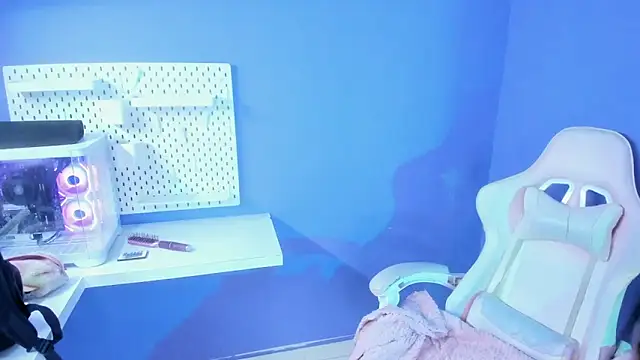 Annie9  online show from 10.02.25