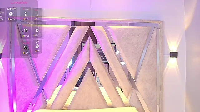 Annie9  online show from 11.07.25