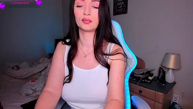 AdellaLoveX online show from 11.20.25