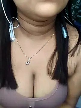 Hottyalia online show from 02.08.25