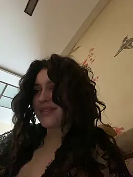 Snapshot of KikiWatson chatting on 02.06.25 KikiWatson online show from 02.06.25