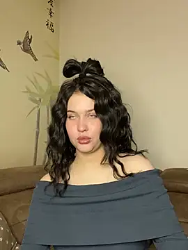 Snapshot of KikiWatson chatting on 02.23.25 KikiWatson online show from 02.23.25