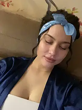 Snapshot of KikiWatson chatting on 02.27.25 KikiWatson online show from 02.27.25