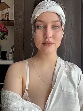 Snapshot of KikiWatson chatting on 03.01.25 KikiWatson online show from 03.01.25