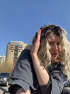 Snapshot of KikiWatson chatting on 03.08.25 KikiWatson online show from 03.08.25