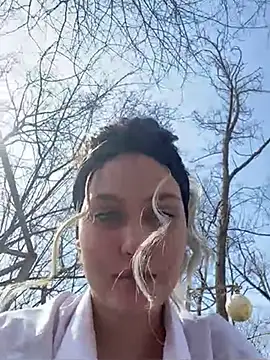 Snapshot of KikiWatson chatting on 03.10.25 KikiWatson online show from 03.10.25