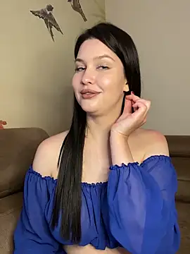 Snapshot of KikiWatson chatting on 03.19.25 KikiWatson online show from 03.19.25