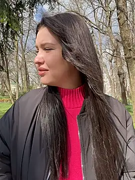 Snapshot of KikiWatson chatting on 03.20.25 KikiWatson online show from 03.20.25