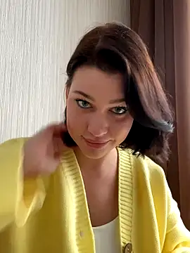 Snapshot of KikiWatson chatting on 10.02.25 KikiWatson online show from 10.02.25