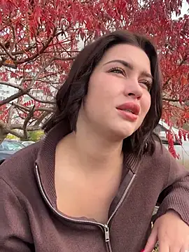 Snapshot of KikiWatson chatting on 10.31.25 KikiWatson online show from 10.31.25