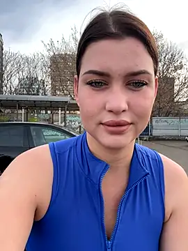 Snapshot of KikiWatson chatting on 11.22.25 KikiWatson online show from 11.22.25