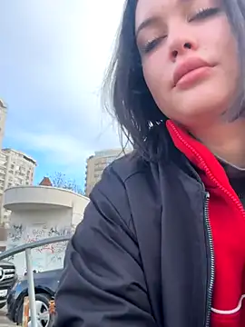 Snapshot of KikiWatson chatting on 12.05.25 KikiWatson online show from 12.05.25