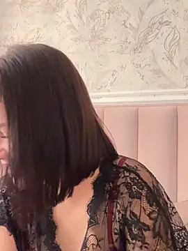 Snapshot of KikiWatson chatting on 12.17.25 KikiWatson online show from 12.17.25