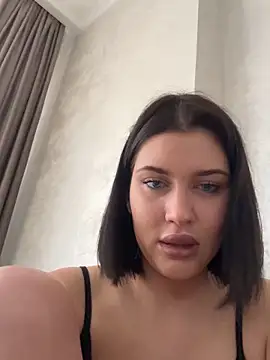 Snapshot of KikiWatson chatting on 02.11.26 KikiWatson online show from 02.11.26