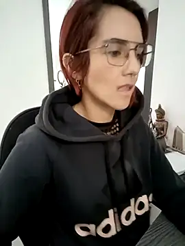 Snapshot of your_red_rose_ chatting on 01.13.25 your red rose online show from 01.13.25