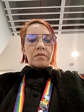 Snapshot of your_red_rose_ chatting on 02.25.25 your red rose online show from 02.25.25