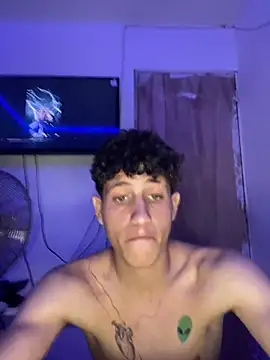 Snapshot of LatinBoysxxx chatting on 01.05.25 LatinBoysxxx online show from 01.05.25