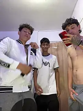 Snapshot of LatinBoysxxx chatting on 01.27.25 LatinBoysxxx online show from 01.27.25